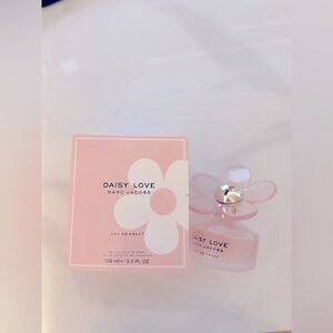 3.3 fl oz. Marc Jacobs Daisy Love Eau So Sweet